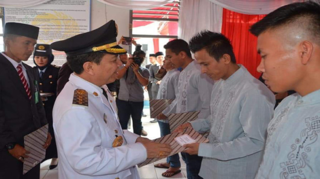 Bupati Serahkan Remisi Napi Lapas Kelas IIB Muarabulian