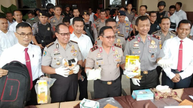 Polda Jambi Tangkap Penyelundup Ekstasi dan Sabu Asal Malaysia