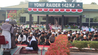 Yonif Raider 142/KJ Gelar Salat Minta Hujan