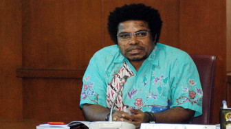 Senator Papua Sesalkan Kasus Papua Meluas