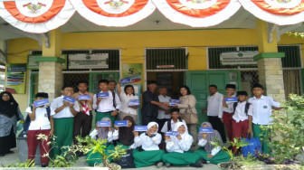 Peduli  Kesehatan Pelajar, Asian Agri Bagi Masker Gratis