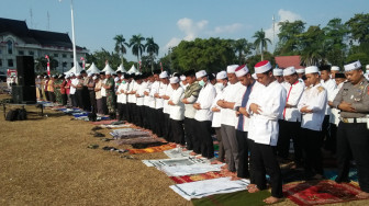 Gubernur Bersama Masyarakat Jambi, Laksanakan Salat Istisqa Meminta Turun Hujan