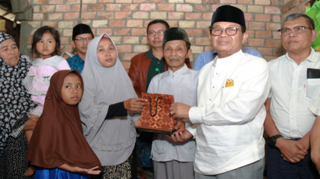 Fachrori Beri Santunan Kepada Keluarga Asmara