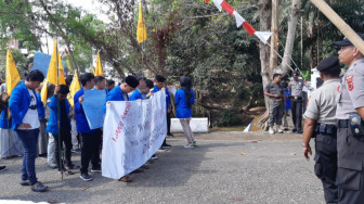 Belum Dilantik, 35 Anggota DPRD Merangin Didemo