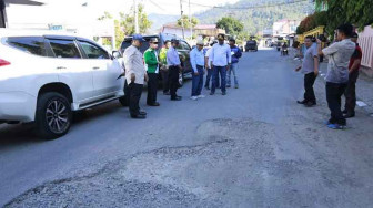 Wako AJB Tinjau Ruas Jalan Kota Sungai Penuh