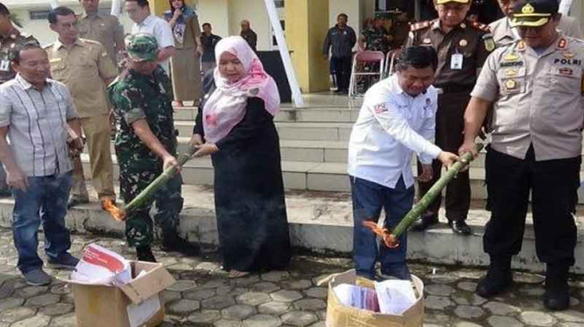 Bupati Muarojambi Lepas Distribusi Logistik Pemilu