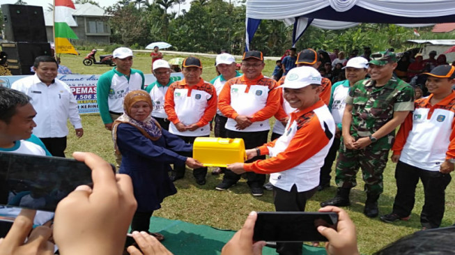 Bupati Kerinci Luncurkan 1.506 Sambungan Gratis PDAM