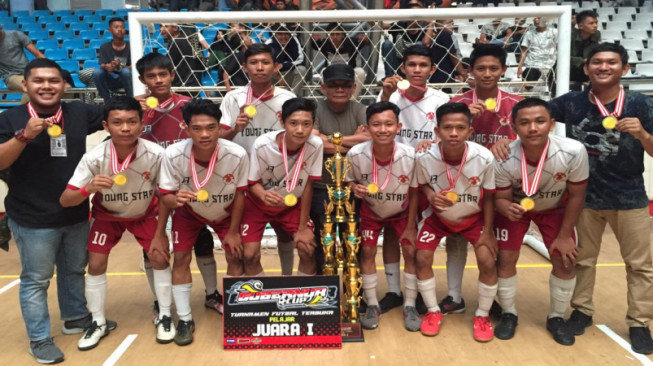SMA N 8 Raih Juara Pertama Kejuaraan Futsal Gubernur Cup