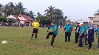Al Haris Dampingi Gubernur Buka Liga Desa
