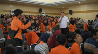 Al Haris Beri Kuliah Umum Mahasiswa Fisipol Unja