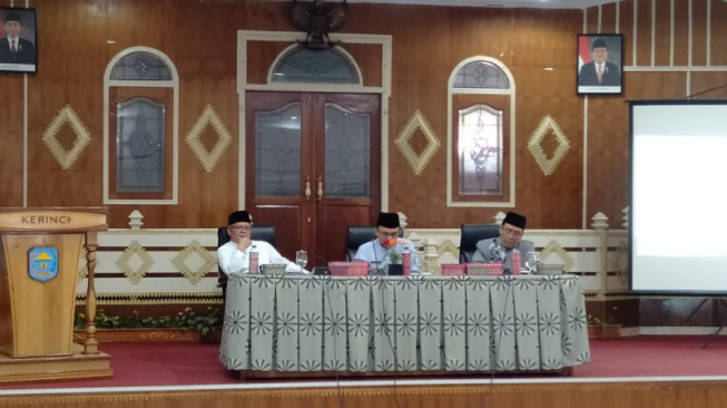 Bupati Adirozal Pimpin Rapat Kesiapan TdS.