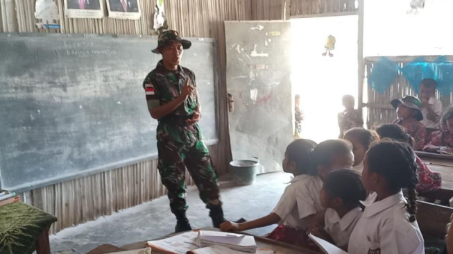 Prada Budi Berasal dari SAD Jambi Mengabdi di Perbatasan RI-RDTL