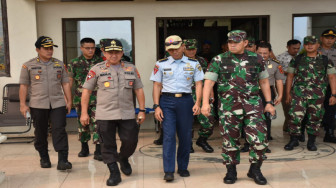 Kasdam II Sriwijaya Pantau Karhutla Lewat Udara