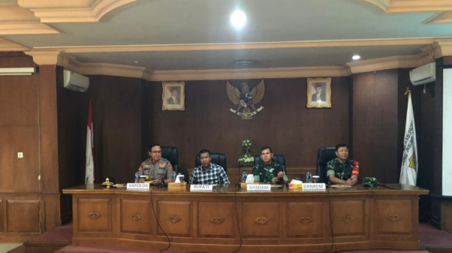 Romi Akan Beri Reward Tim Karhutla