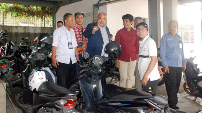 Resah Parkir Motor,   Biro Umum Responsif Tanggapi Wartawan