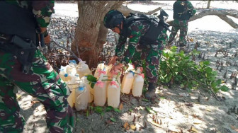 Satgas Pamtas Yonif Raider 142/KJ Gagalkan Penyelundupan BBM