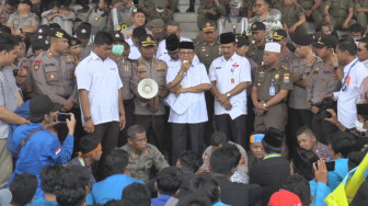 Gubernur Jambi Berikan Pantun, untuk Para Pendemo