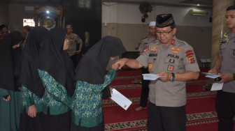 Kapolda Beri Santunan kepada Anak Yatim Piatu