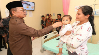 Fachrori Kunjungi Pasien Ispa Dampak Karhutla di Tanjabbar
