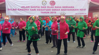 Persit  dan Bhayangkari Jambi Olahraga Bersama