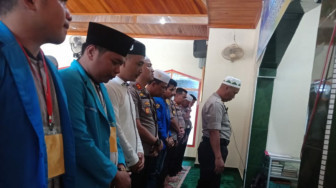 Aksi Solidaritas, PMII Salat Ghaib Bersama Polres Merangin