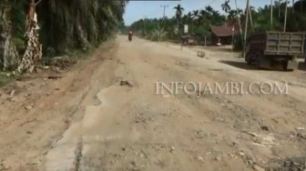 Jalan Rantaurasau Diperbaiki dan Dilebarkan