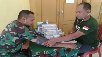 Tim Kesehatan Lapangan Rutin Periksa Kesehatan Satgas