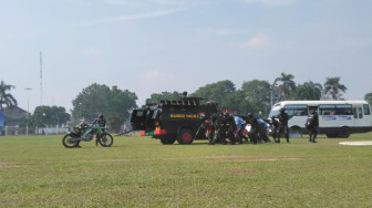 Peserta Upacara HUT TNI di Jambi "Disandera"