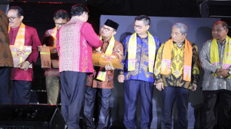 Fachrori Terima Lembar Penetapan 10 Warisan Budaya Takbenda Jambi