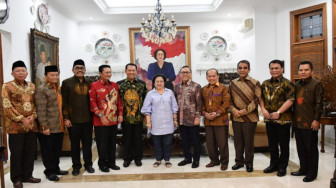 Kunjungan Resmi Perdana, Pimpinan MPR Temui Megawati
