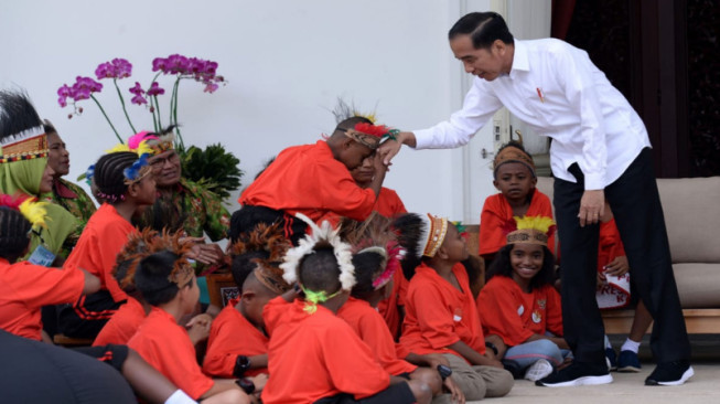 Penuhi Janji, Presiden Jokowi Ajak Anak-Anak Papua ke Jakarta