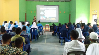 Bekali Materi Wasbang Pada Kegiatan Non Fisik TMMD 106