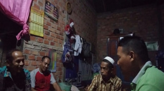 Jalin Kedekatan, Satgas TMMD Anjangsana ke Rumah Warga