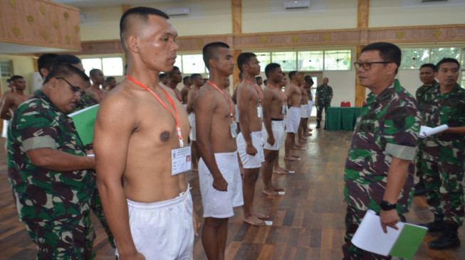 Danrem 042/Gapu Pimpin Sidang Parade Calon Tamtama PK TNI AD Gelombang II 2019