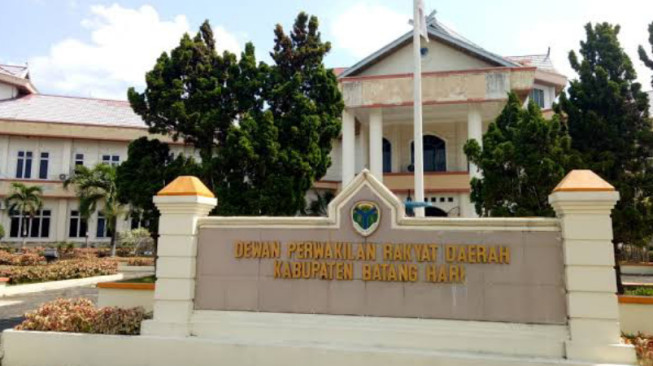 Oknum Anggota Dewan Batanghari Minta Proyek di Dinas