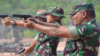 Prajurit Korem 042/Gapu Asah Kemampuan Menembak