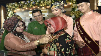 Tingkatkan Kualitas Batik Jambi, Rahima Gandeng Desainer Eddy Betty