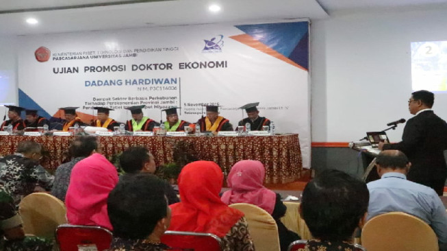 Dadang Hardiwan Sekarang Sandang Gelar Doktor