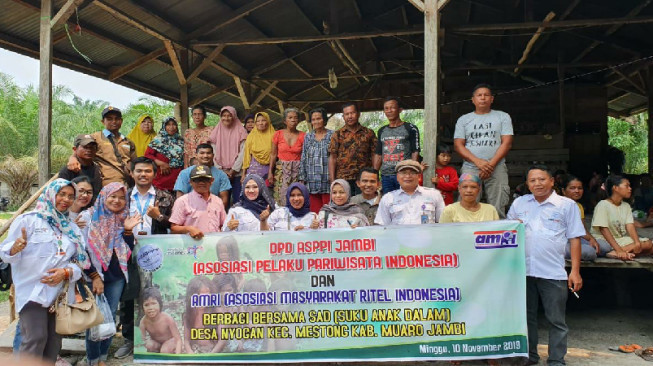 ASPPI Jambi dan AMRI Berbagi untuk Warga SAD