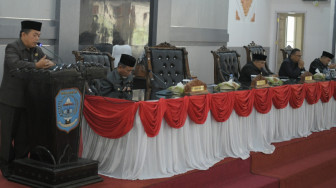 Al Haris Pimpin Pembacaan Doa Pada Paripurna DPRD Merangin