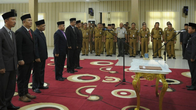 Al Haris Lantik Enam Orang Pejabat Eselon II