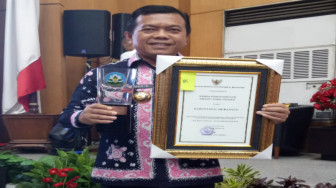 Alharis Raih Penghargaan dari Menteri Kesehatan RI