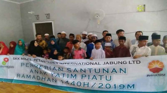 SKK Migas – PetroChina Sambangi Panti Asuhan Baiturrahman