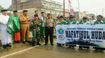 Safrial Pimpin Upacara Hari Santri