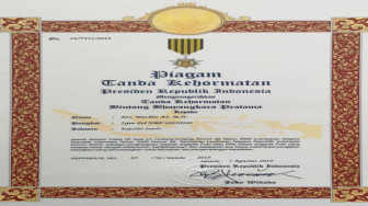 Kapolda Jambi Terima Tanda Kehormatan Bintang Bhayangkara Pratama