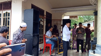 Satu Panggung Dengan HBA dan Masnah, Haris Terlihat Sumringah