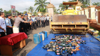 550 Botol Miras Hasil Operasi Pekat Dimusnahkan