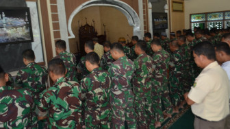Ratusan Personil Korem 042/Gapu, Melaksanakan Salat Kusuf