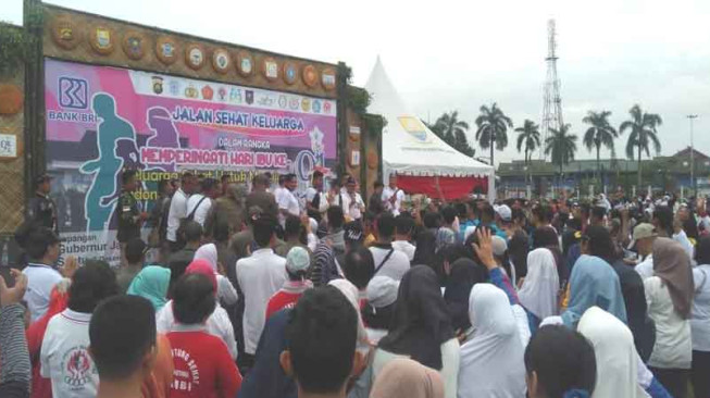 Kapolda dan Isteri Ikut Jalan Sehat Keluarga