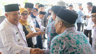 Bupati Tanjab Barat Lepas 350 Calon Jemaah Haji